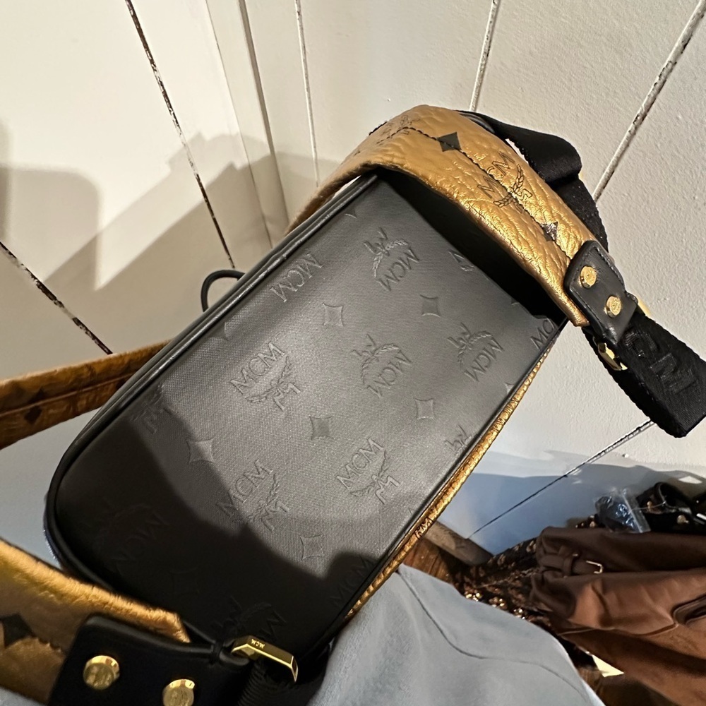 AUTHENTIC MCM LIMTED EDITION GOLD BROZE Studded Backpack - Picture 7 of 8